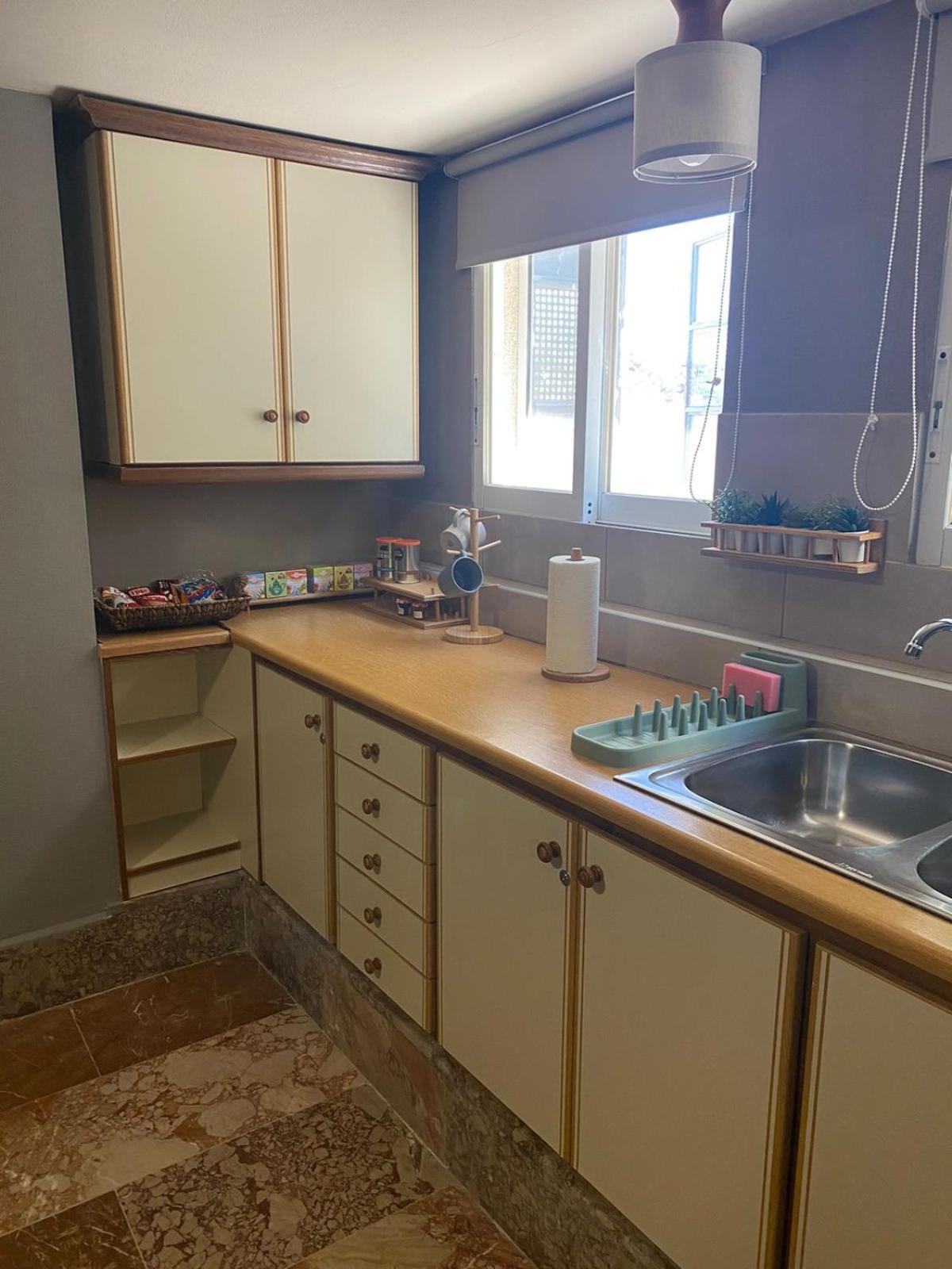 Zoes Place Apartment Артемида Екстериор снимка