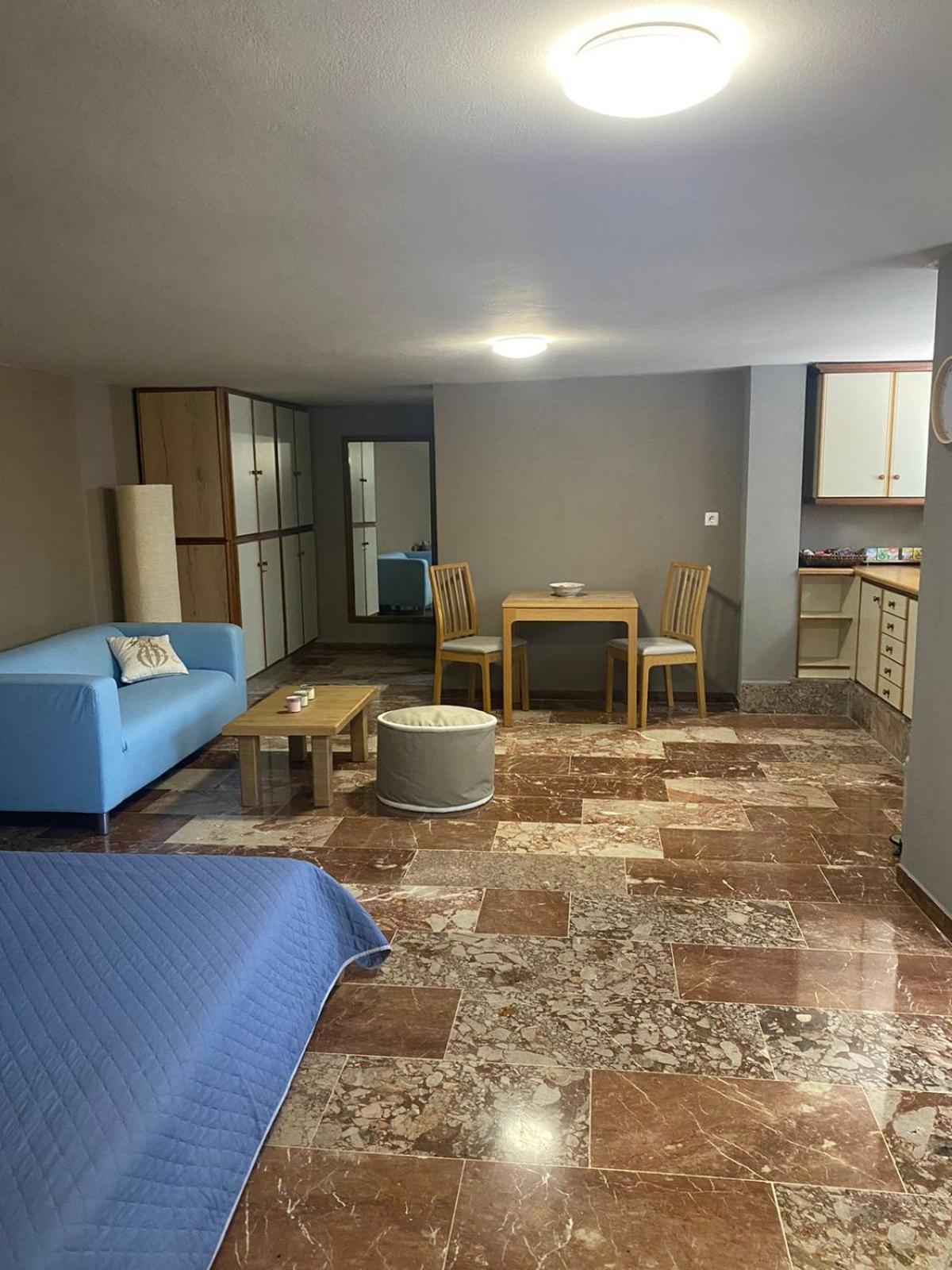 Zoes Place Apartment Артемида Екстериор снимка